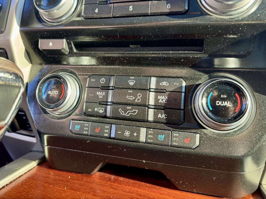 Ford F-150 Platinum 4WD SuperCrew 5.5' Box 2017