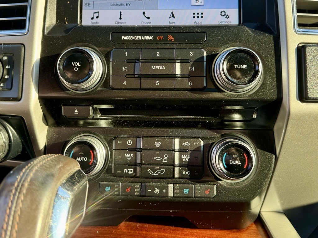 Ford F-150 Platinum 4WD SuperCrew 5.5' Box 2017