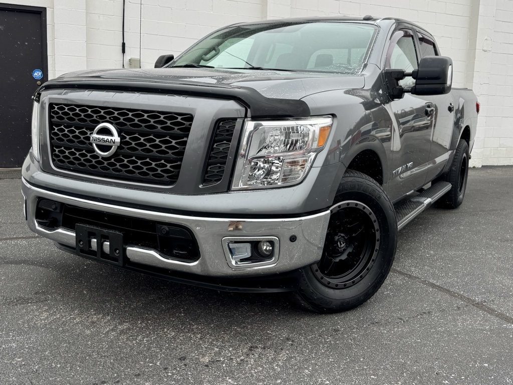 Nissan Titan 4x4 Crew Cab SV 2019