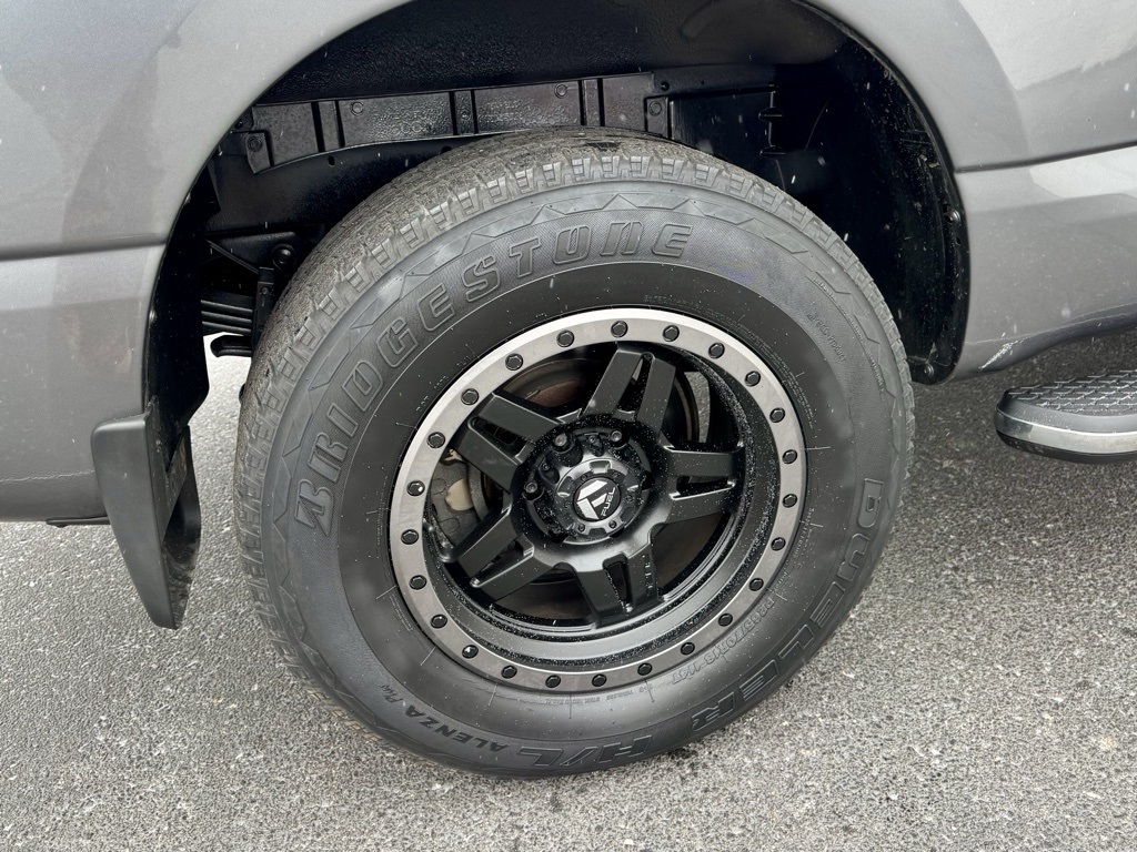 Nissan Titan 4x4 Crew Cab SV 2019