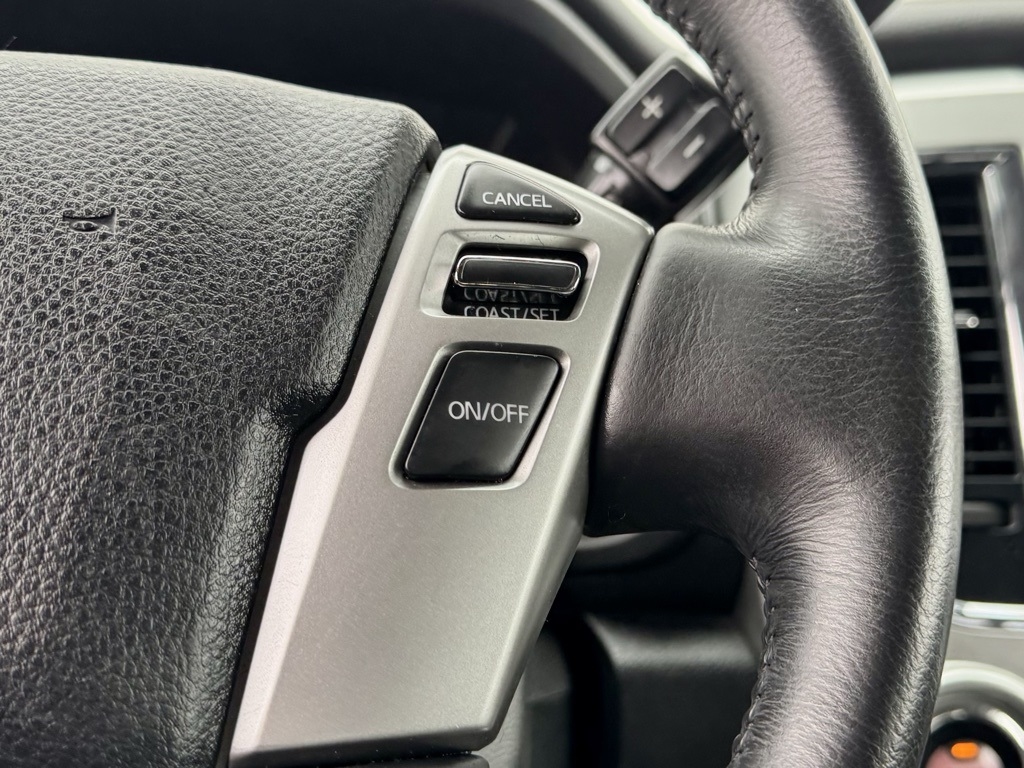 Nissan Titan 4x4 Crew Cab SV 2019