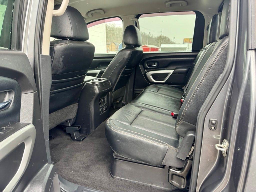 Nissan Titan 4x4 Crew Cab SV 2019