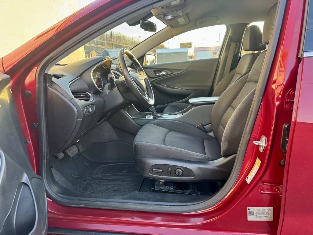Chevrolet Malibu 4dr Sdn RS 2020