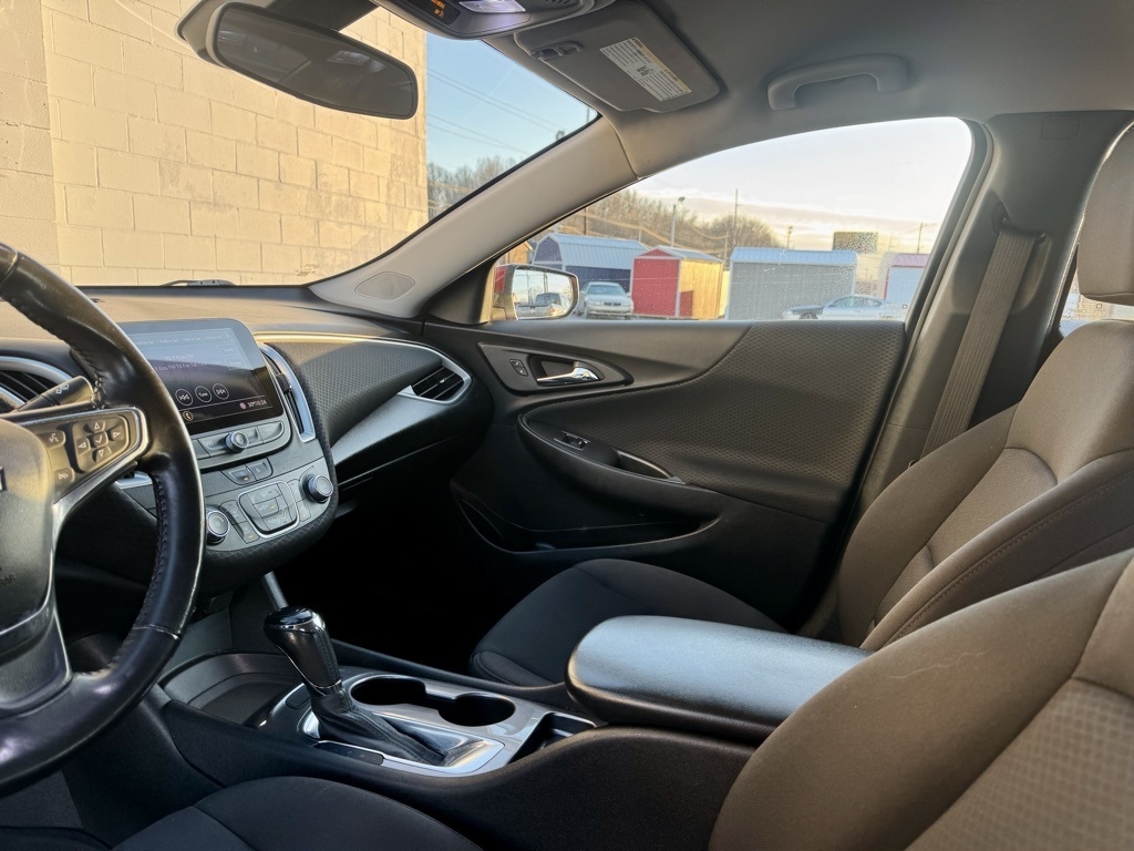 Chevrolet Malibu 4dr Sdn RS 2020