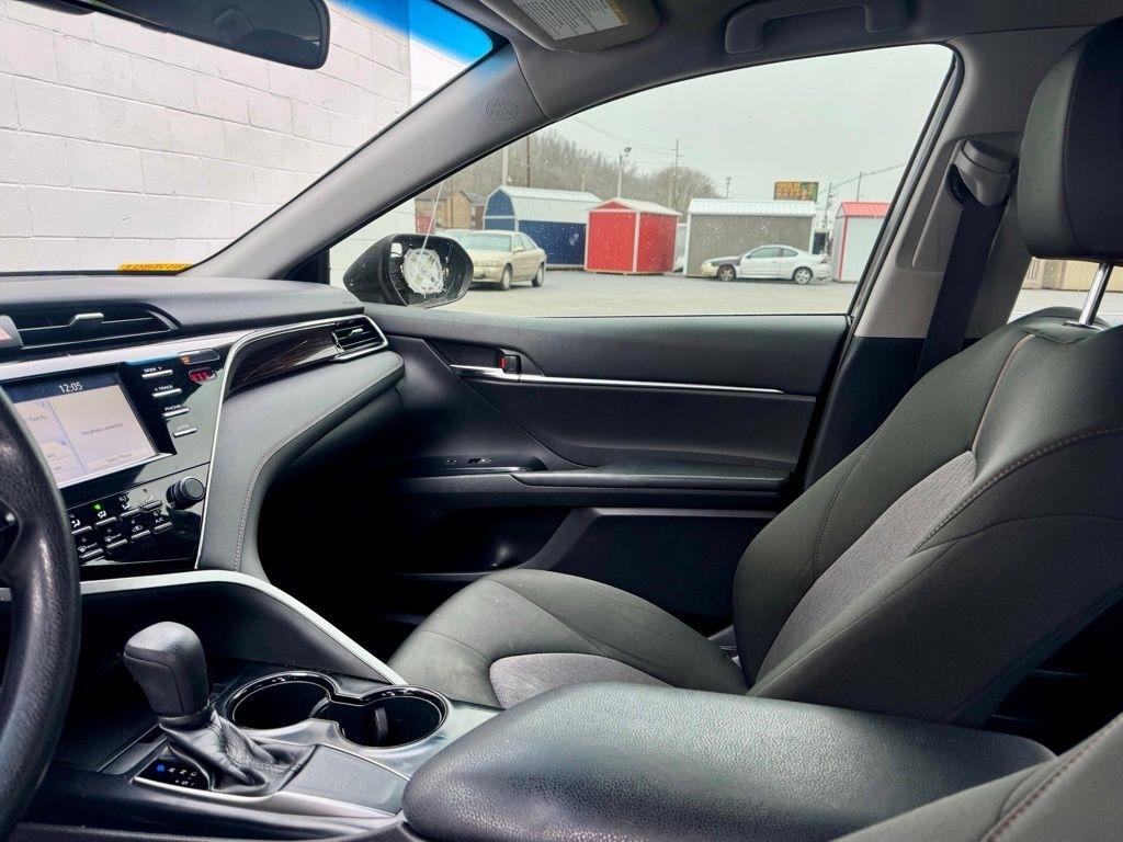 Toyota Camry XLE Auto (Natl) 2018