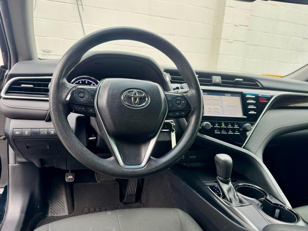 Toyota Camry XLE Auto (Natl) 2018