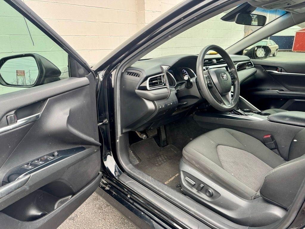 Toyota Camry XLE Auto (Natl) 2018