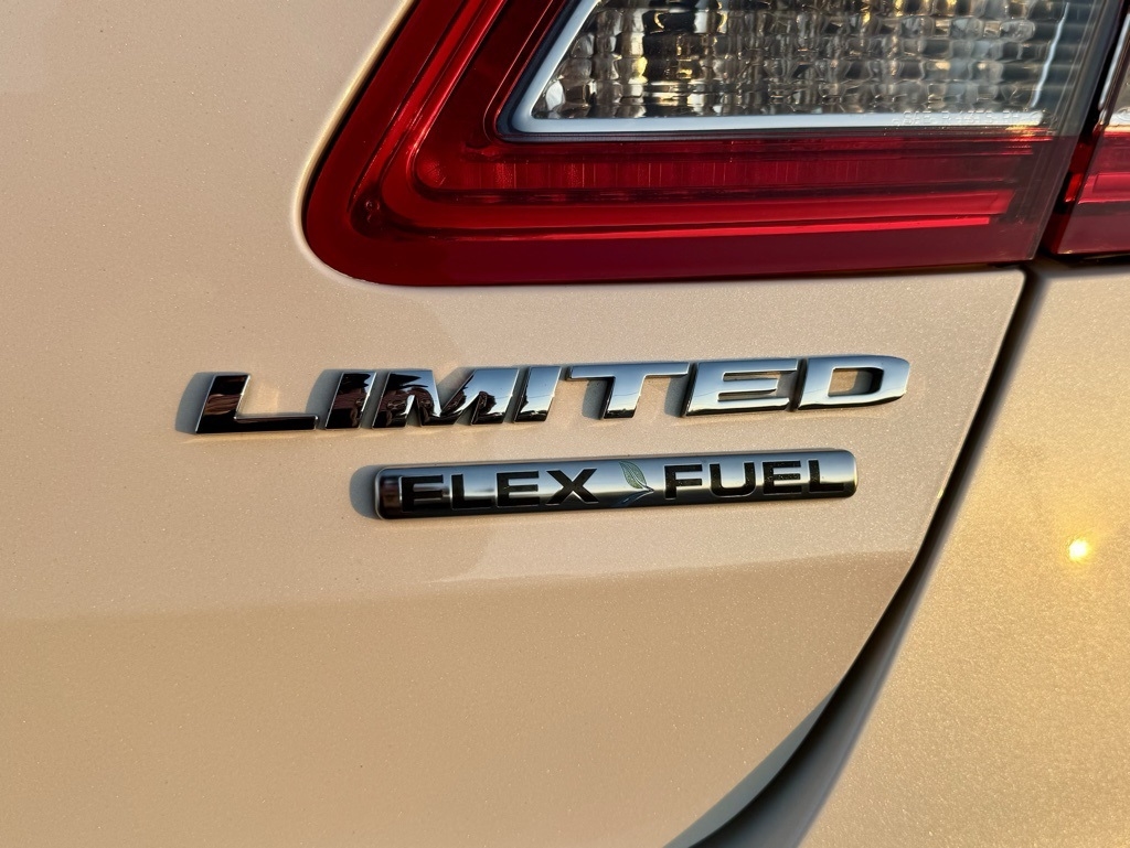 Ford Taurus Limited FWD 2018