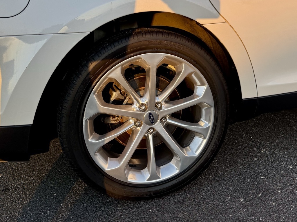 Ford Taurus Limited FWD 2018