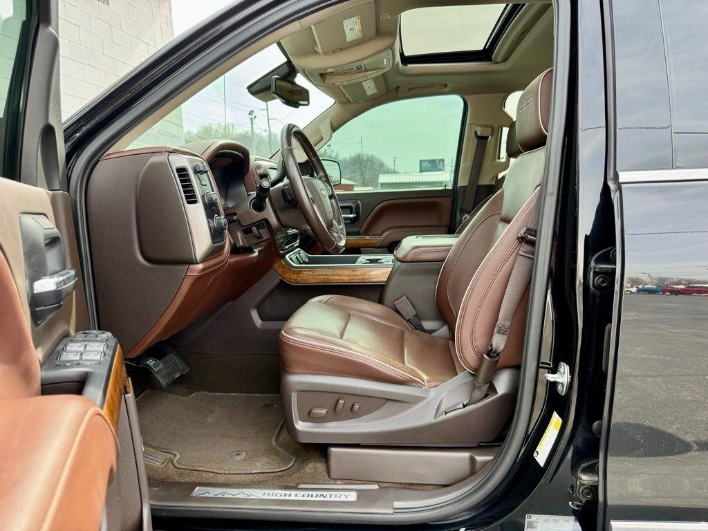Chevrolet Silverado 1500 4WD Crew Cab 143.5" High Country 2018