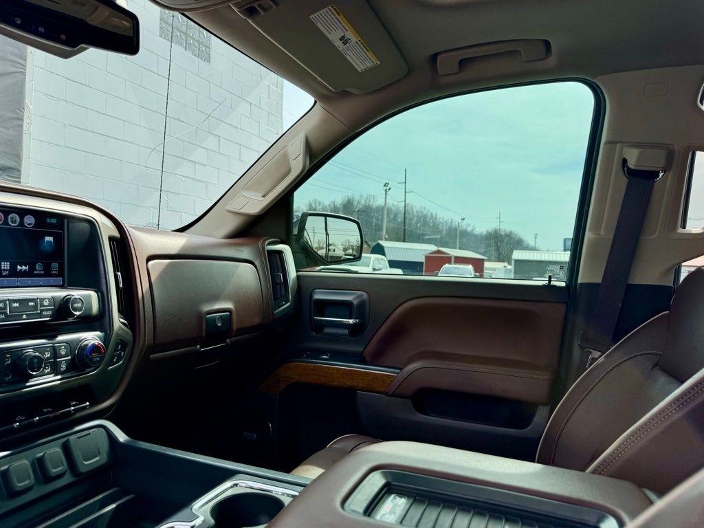 Chevrolet Silverado 1500 4WD Crew Cab 143.5" High Country 2018