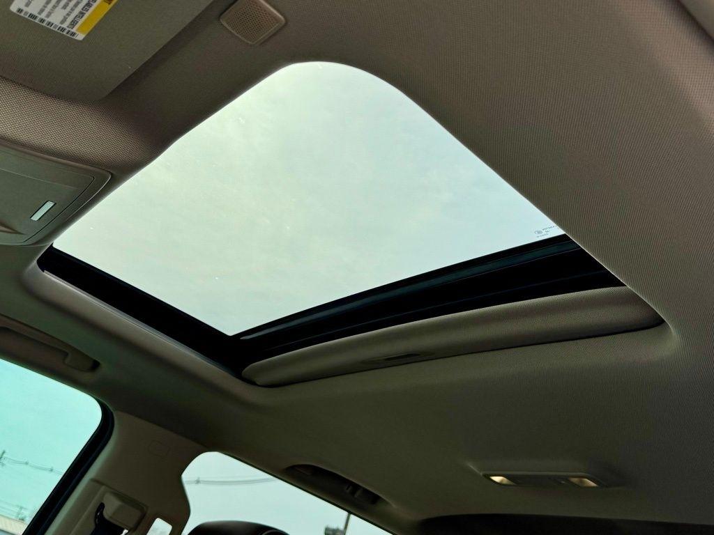 Chevrolet Silverado 1500 4WD Crew Cab 143.5" High Country 2018