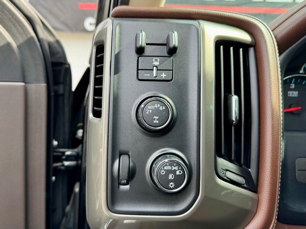 Chevrolet Silverado 1500 4WD Crew Cab 143.5" High Country 2018