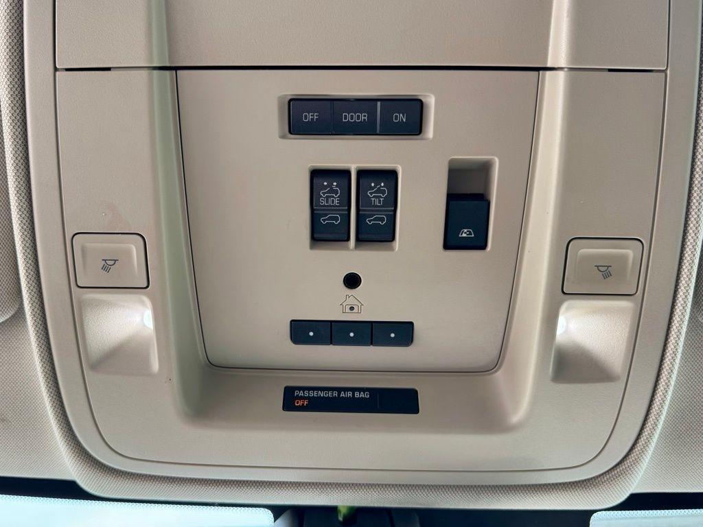 Chevrolet Silverado 1500 4WD Crew Cab 143.5" High Country 2018