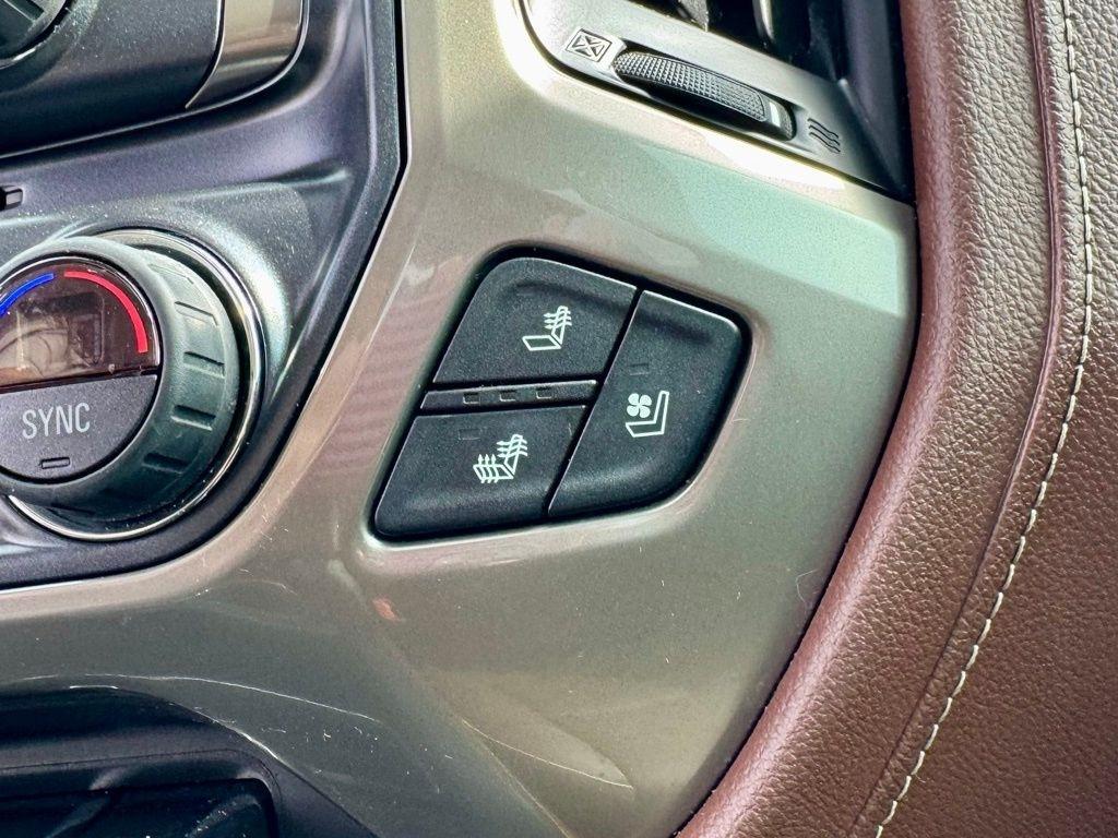 Chevrolet Silverado 1500 4WD Crew Cab 143.5" High Country 2018