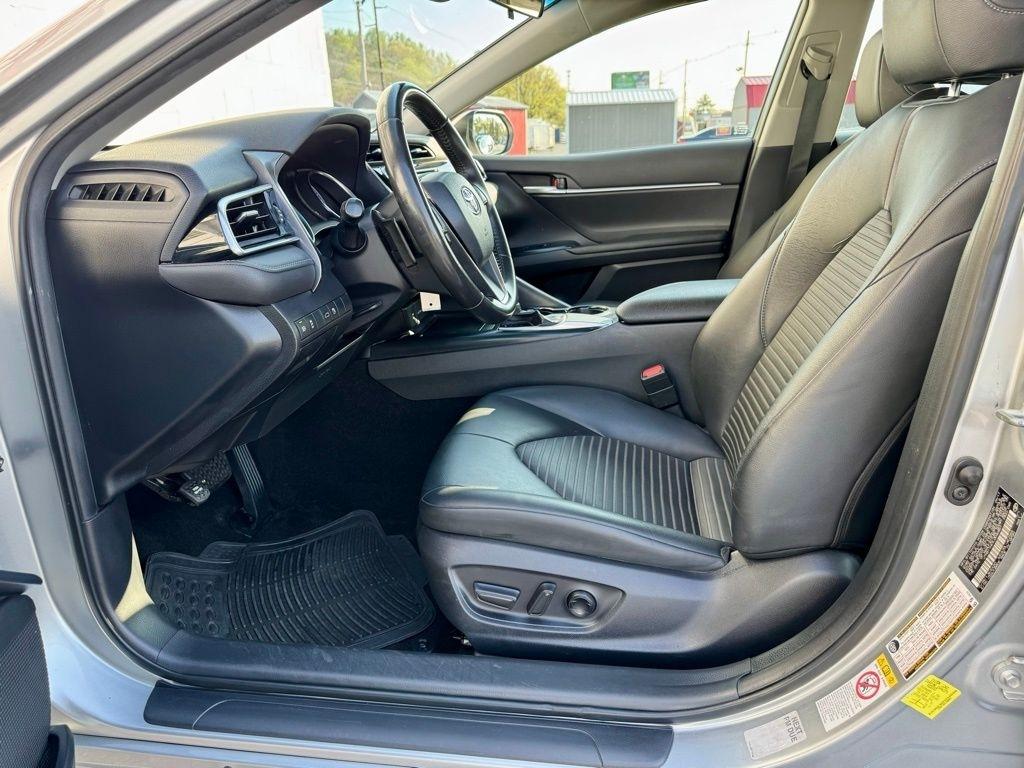 Toyota CAMRY/SE/L  2018