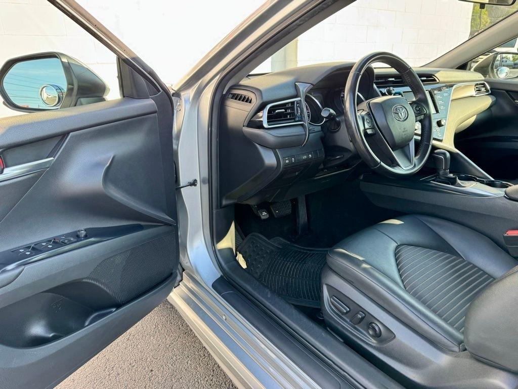 Toyota CAMRY/SE/L  2018