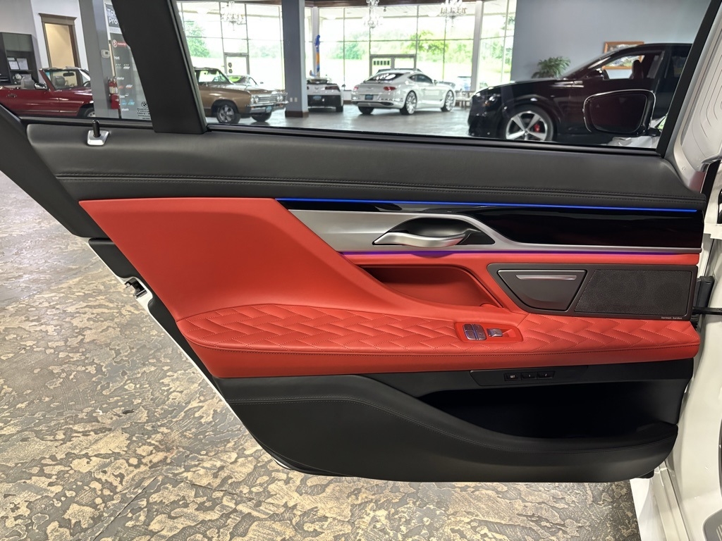 BMW 7-Series M760i xDrive 2022