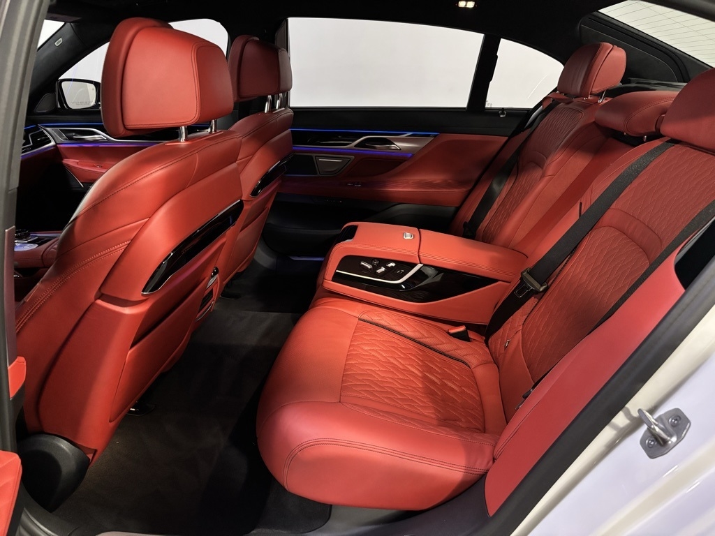 BMW 7-Series M760i xDrive 2022