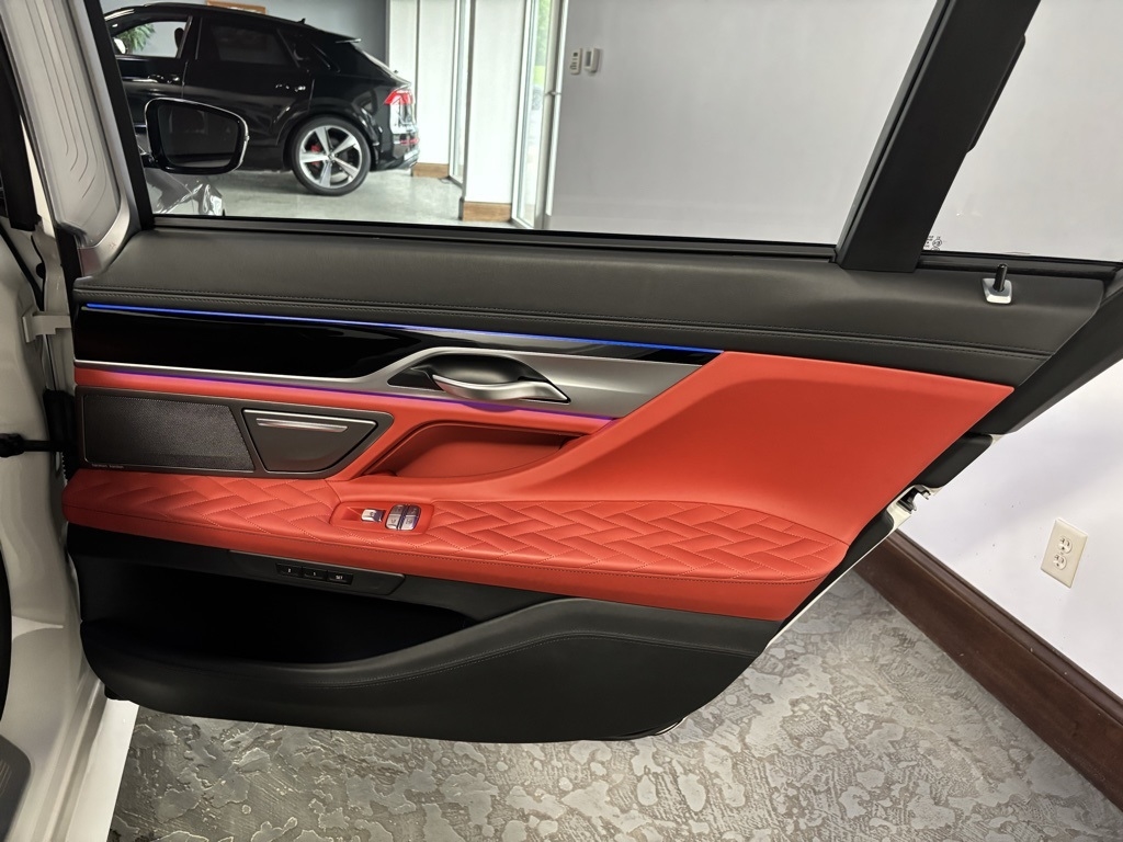BMW 7-Series M760i xDrive 2022