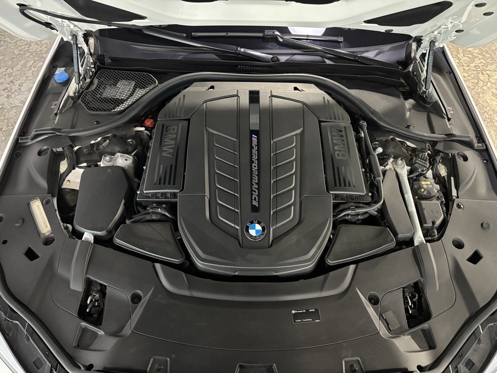 BMW 7-Series M760i xDrive 2022