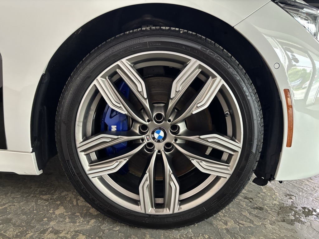 BMW 7-Series M760i xDrive 2022