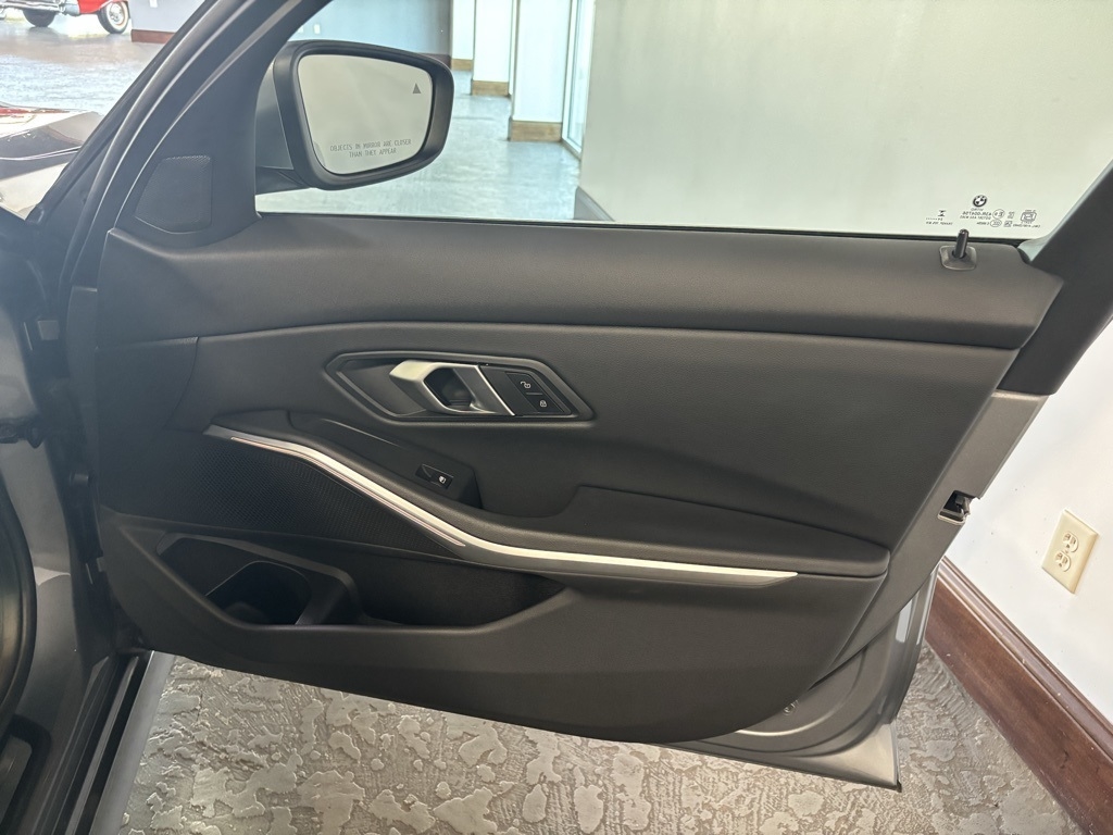 BMW 3-Series 330i xDrive 2025 BMW 3-Series 330i xDrive 2025