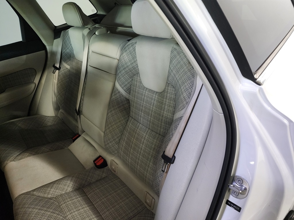 Volvo XC60 T8 Momentum Hybrid AWD 2022 Volvo XC60 T8 Momentum Hybrid AWD 2022