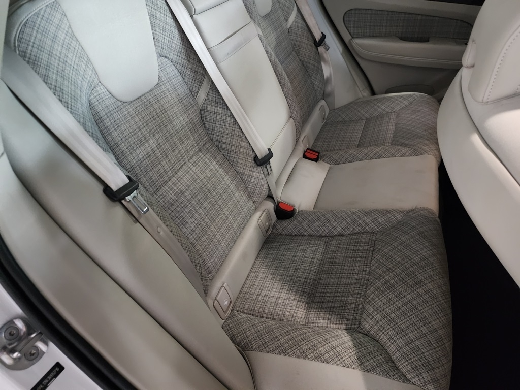 Volvo XC60 T8 Momentum Hybrid AWD 2022 Volvo XC60 T8 Momentum Hybrid AWD 2022