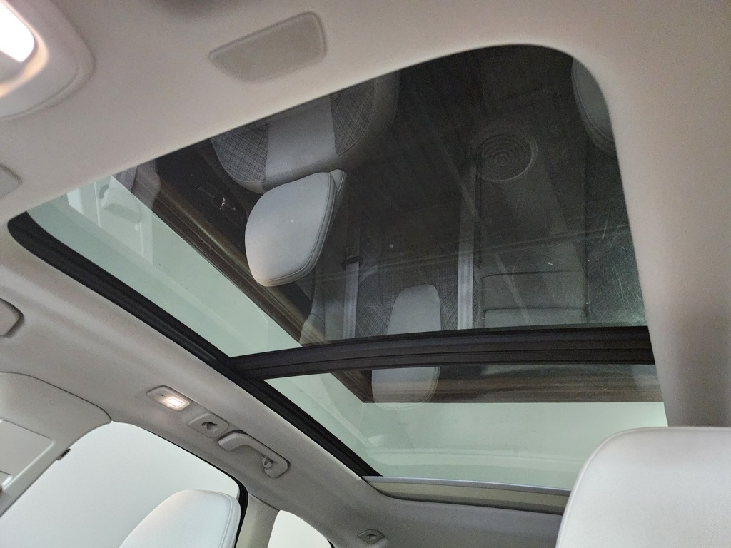 Volvo XC60 T8 Momentum Hybrid AWD 2022 Volvo XC60 T8 Momentum Hybrid AWD 2022