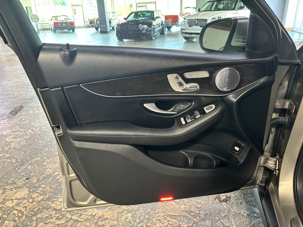 Mercedes-Benz GLC-Class GLC300 4MATIC 2020 Mercedes-Benz GLC-Class GLC300 4MATIC 2020