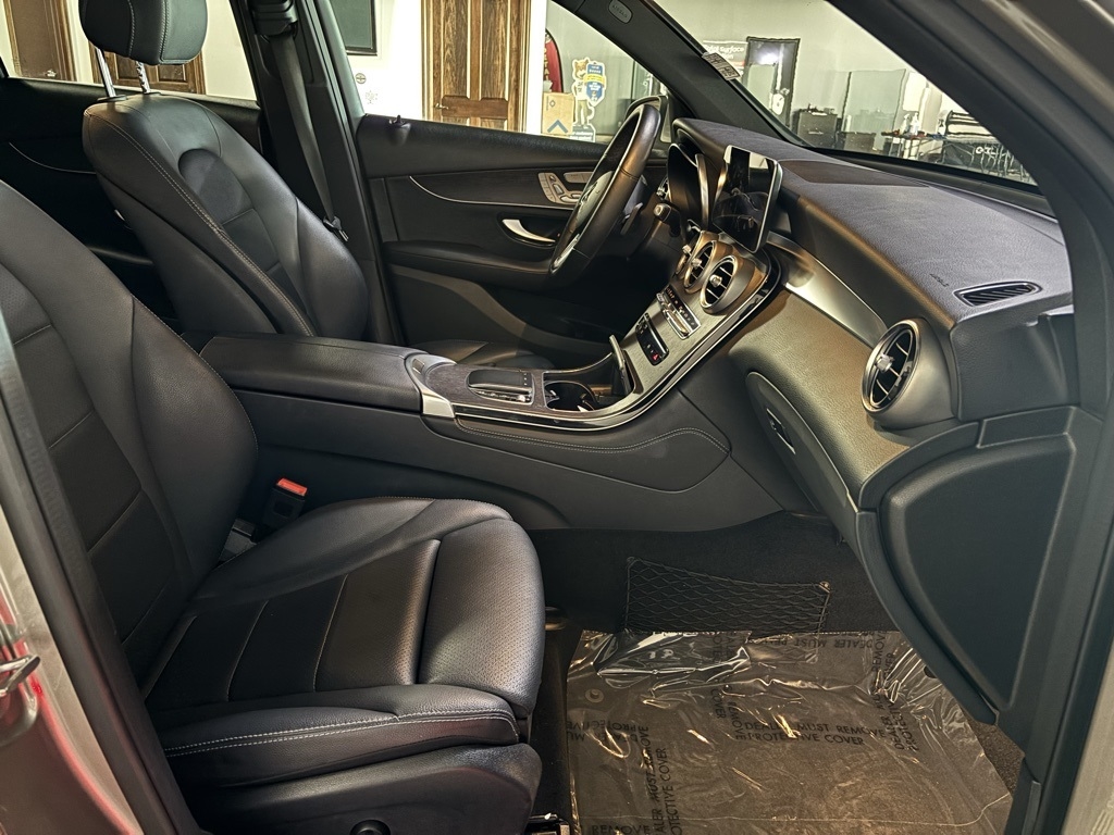 Mercedes-Benz GLC-Class GLC300 4MATIC 2020 Mercedes-Benz GLC-Class GLC300 4MATIC 2020