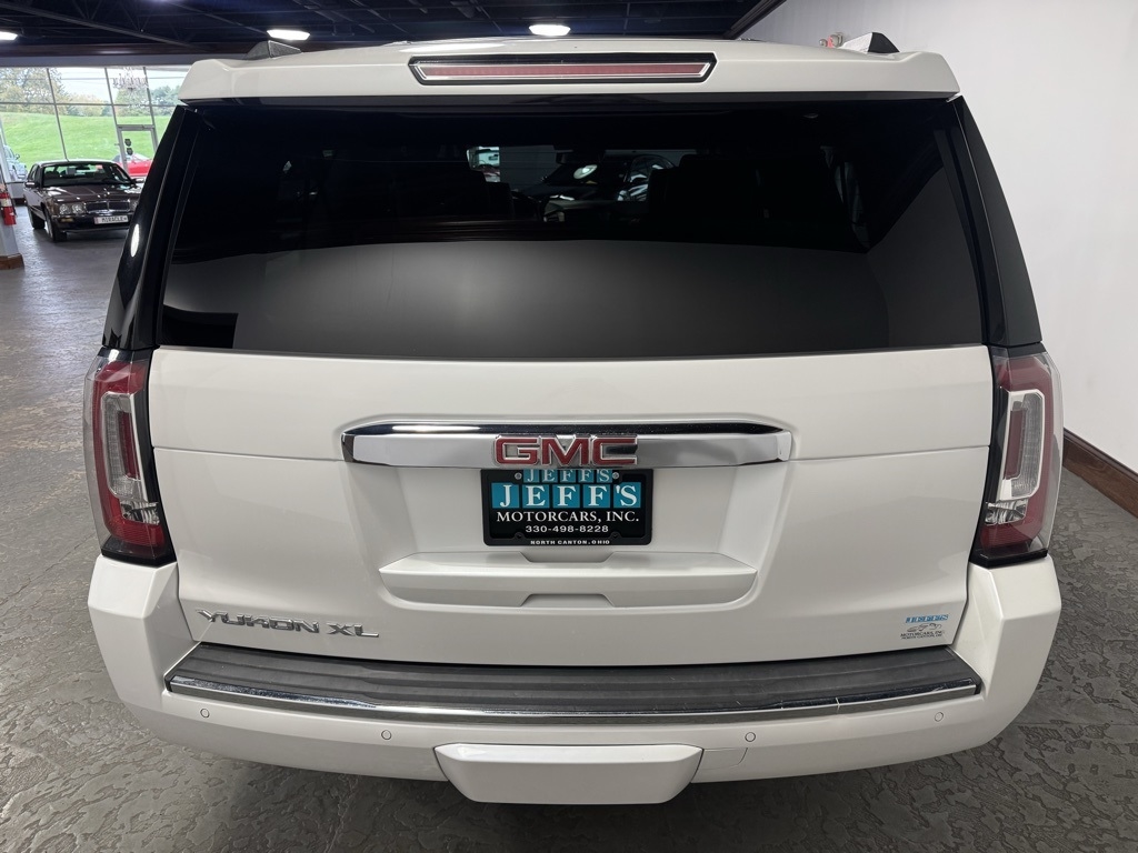 GMC Yukon XL Denali 4WD 2020