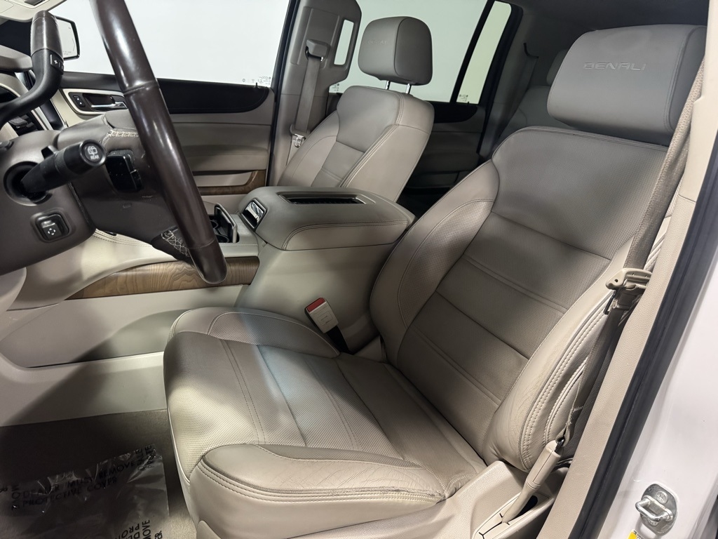 GMC Yukon XL Denali 4WD 2020