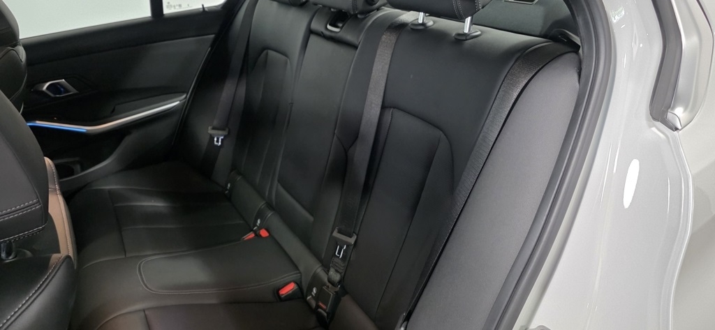 BMW 3-Series 330i xDrive 2025 BMW 3-Series 330i xDrive 2025