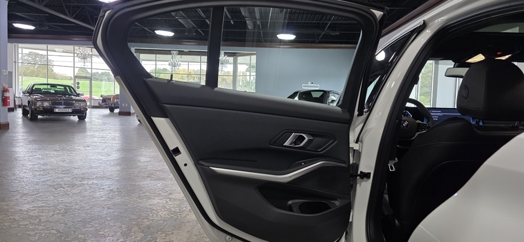 BMW 3-Series 330i xDrive 2025 BMW 3-Series 330i xDrive 2025