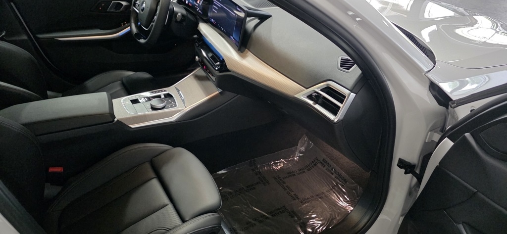 BMW 3-Series 330i xDrive 2025 BMW 3-Series 330i xDrive 2025