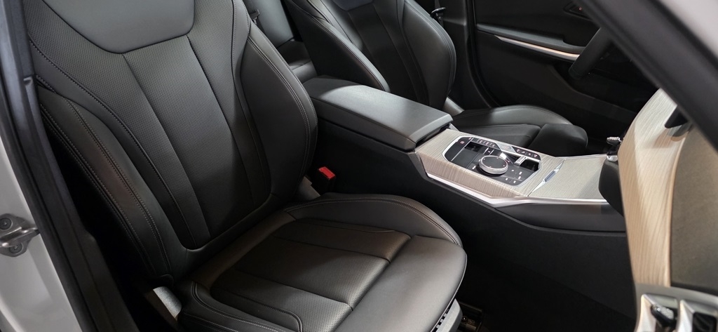 BMW 3-Series 330i xDrive 2025 BMW 3-Series 330i xDrive 2025