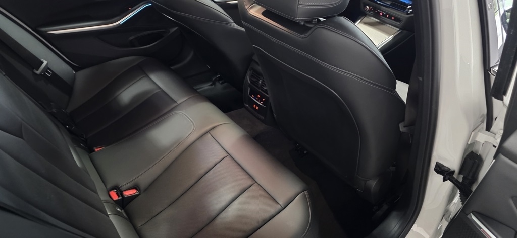 BMW 3-Series 330i xDrive 2025 BMW 3-Series 330i xDrive 2025