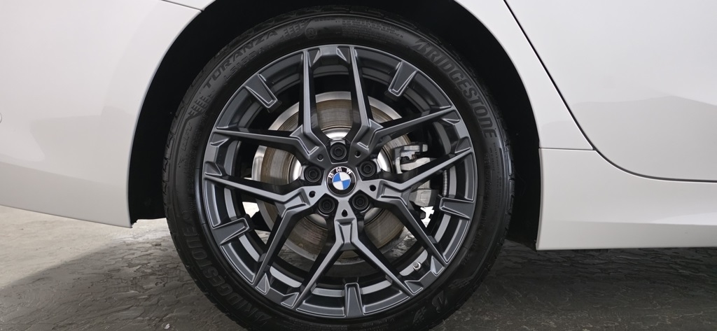 BMW 3-Series 330i xDrive 2025 BMW 3-Series 330i xDrive 2025