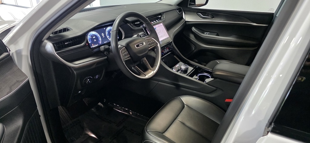 Jeep Grand Cherokee L Limited 4WD 2023 Jeep Grand Cherokee L Limited 4WD 2023