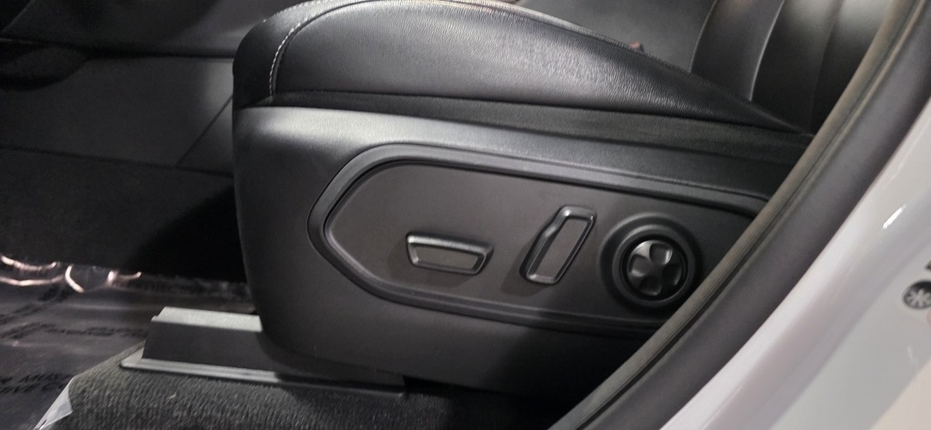 Jeep Grand Cherokee L Limited 4WD 2023 Jeep Grand Cherokee L Limited 4WD 2023