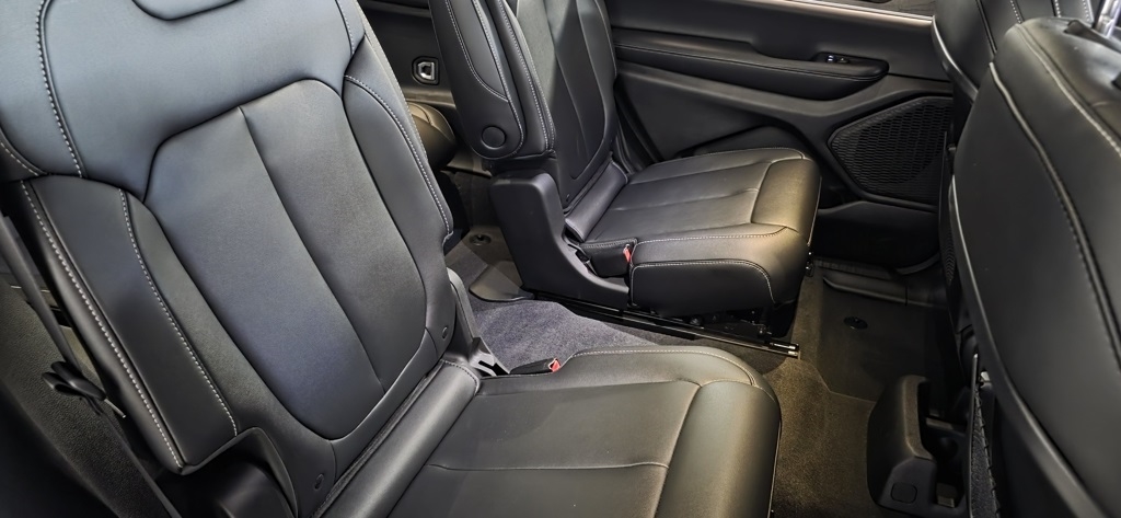 Jeep Grand Cherokee L Limited 4WD 2023 Jeep Grand Cherokee L Limited 4WD 2023