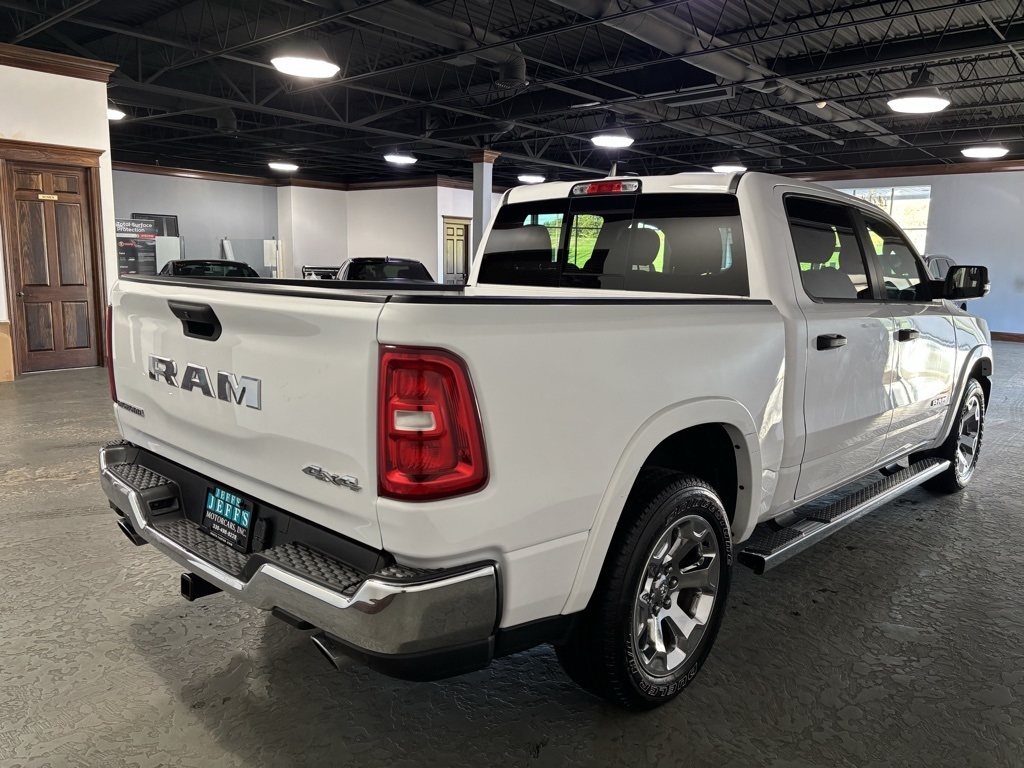 RAM 1500 Big Horn Crew Cab SWB 4WD 2025 RAM 1500 Big Horn Crew Cab SWB 4WD 2025