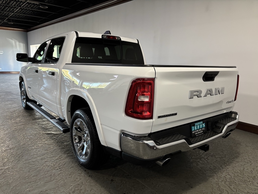 RAM 1500 Big Horn Crew Cab SWB 4WD 2025 RAM 1500 Big Horn Crew Cab SWB 4WD 2025