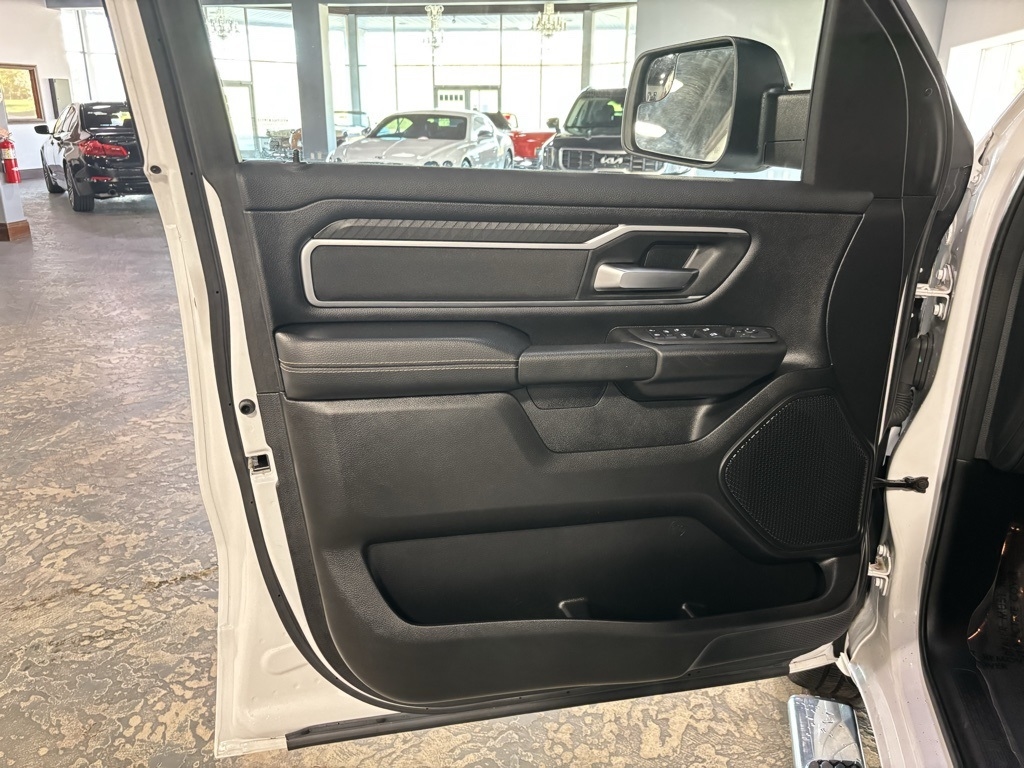 RAM 1500 Big Horn Crew Cab SWB 4WD 2025 RAM 1500 Big Horn Crew Cab SWB 4WD 2025