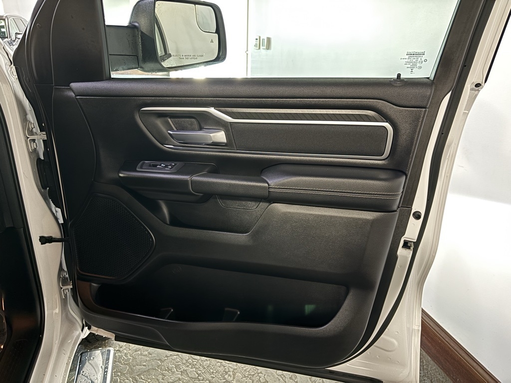 RAM 1500 Big Horn Crew Cab SWB 4WD 2025 RAM 1500 Big Horn Crew Cab SWB 4WD 2025