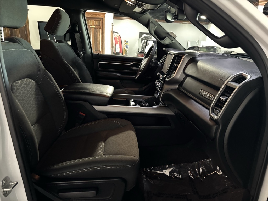 RAM 1500 Big Horn Crew Cab SWB 4WD 2025 RAM 1500 Big Horn Crew Cab SWB 4WD 2025