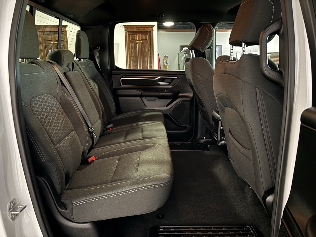 RAM 1500 Big Horn Crew Cab SWB 4WD 2025 RAM 1500 Big Horn Crew Cab SWB 4WD 2025