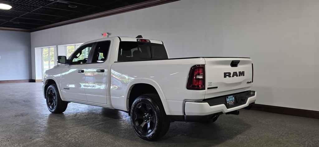 RAM 1500 Big Horn Quad Cab 4WD 2025 RAM 1500 Big Horn Quad Cab 4WD 2025